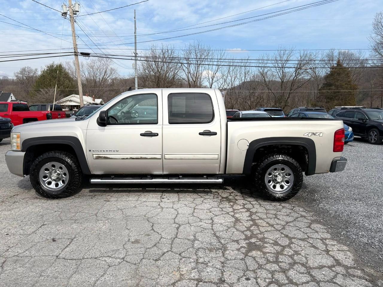 Chevrolet Silverado 1500 LS Crew Cab 4WD 2009