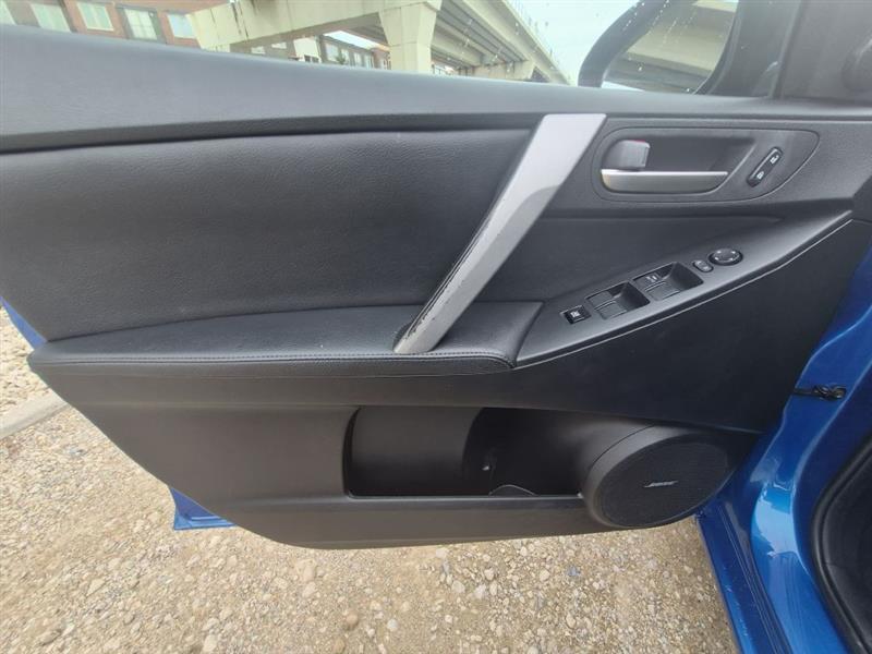 Mazda MAZDA3 I Grand Touring 5-Door 2012