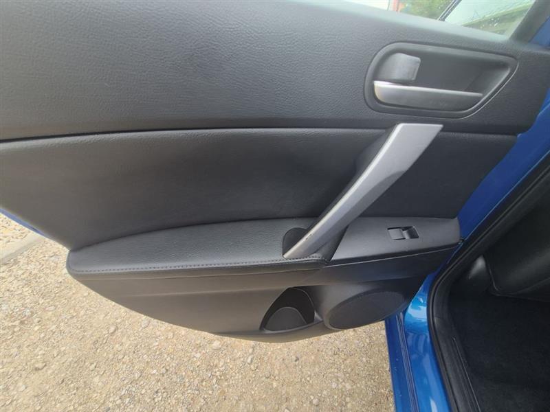 Mazda MAZDA3 I Grand Touring 5-Door 2012