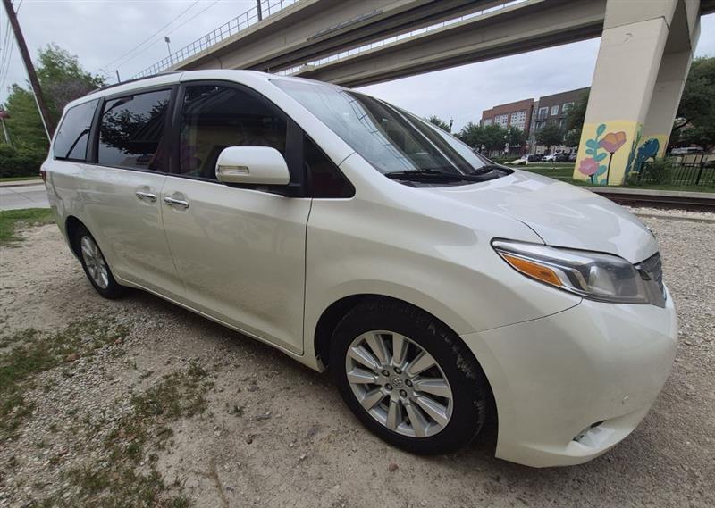 Toyota Sienna Limited Premium 7-Passenger 2017