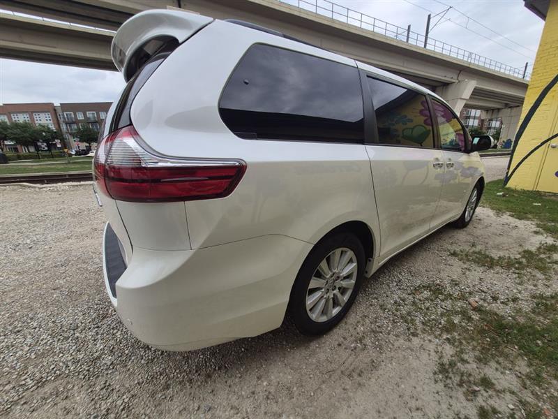 Toyota Sienna Limited Premium 7-Passenger 2017