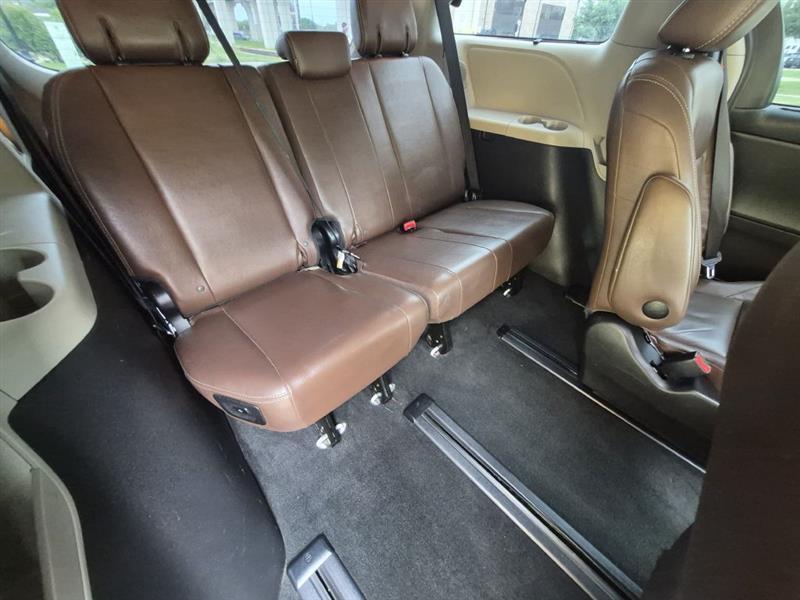 Toyota Sienna Limited Premium 7-Passenger 2017