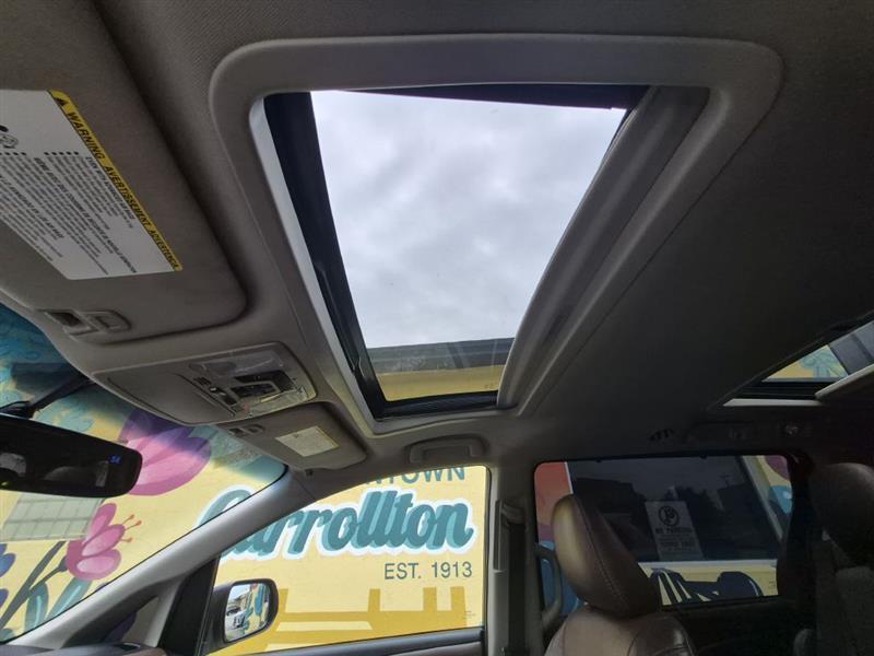 Toyota Sienna Limited Premium 7-Passenger 2017