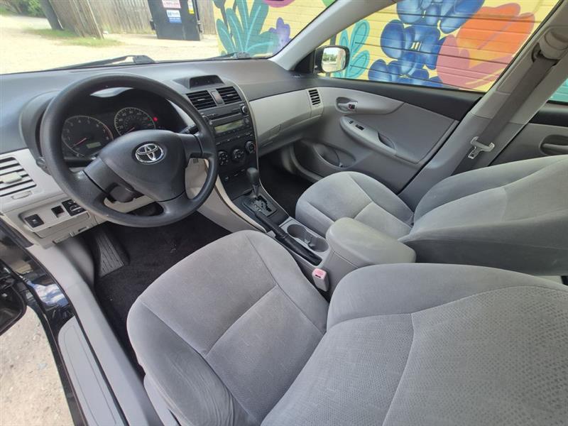 Toyota Corolla S 5-Speed MT 2012