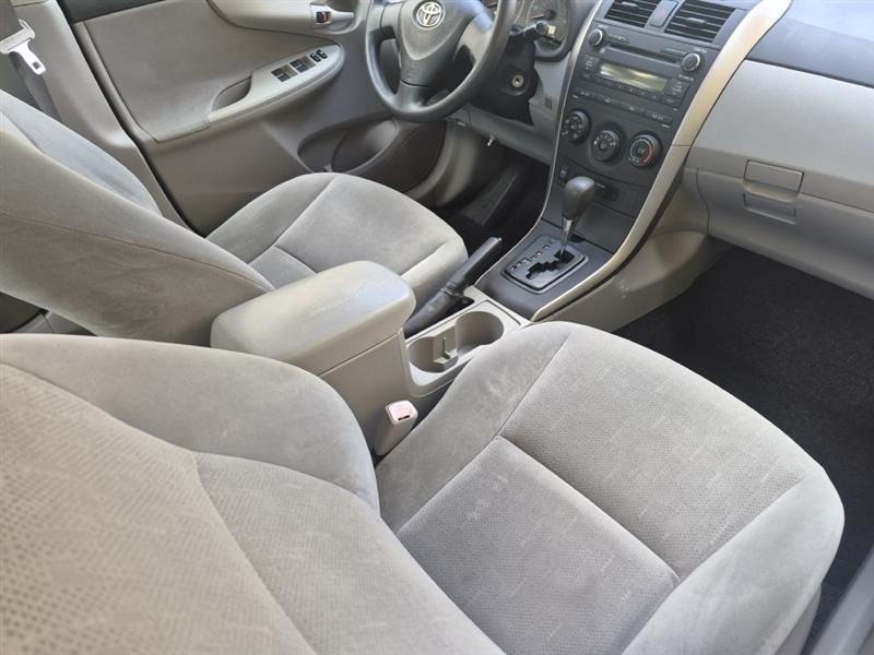 Toyota Corolla S 5-Speed MT 2012