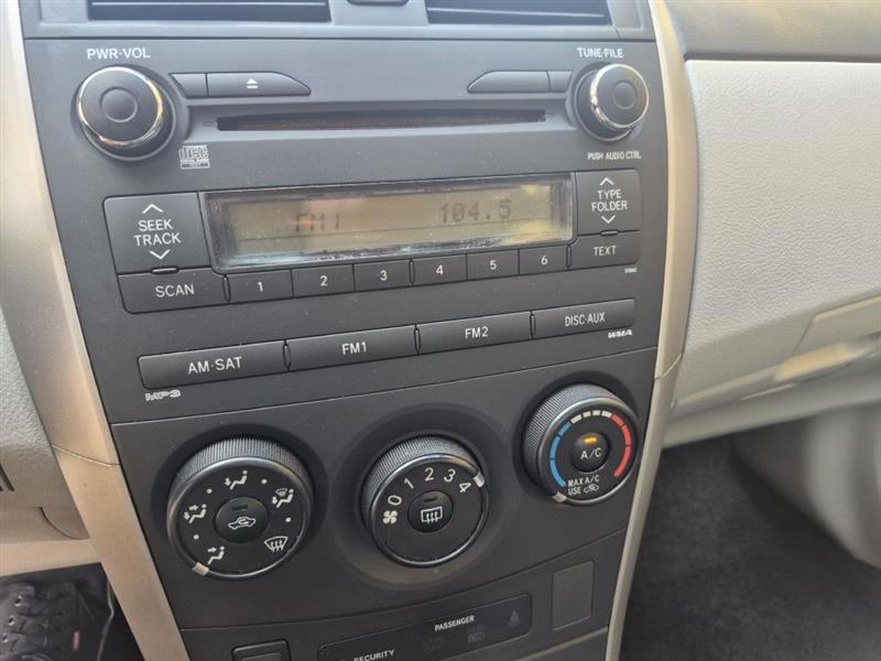 Toyota Corolla S 5-Speed MT 2012