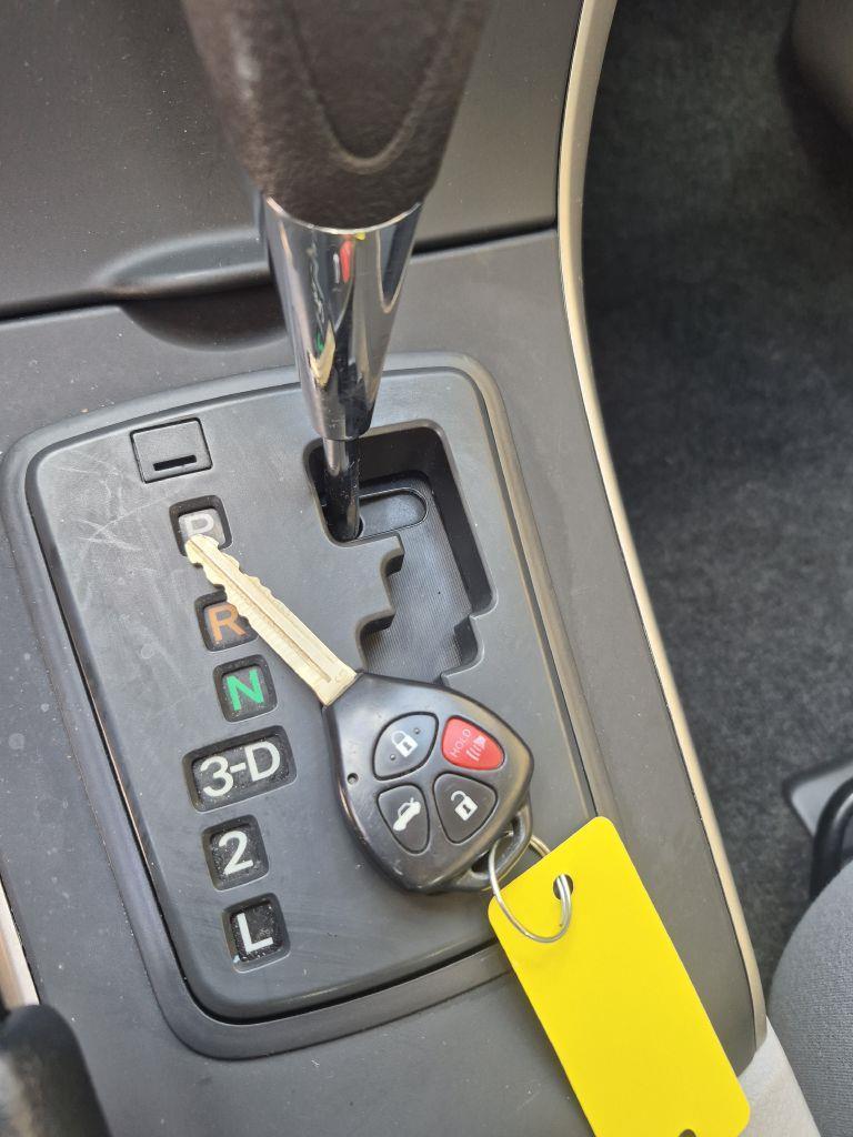 Toyota Corolla S 5-Speed MT 2012