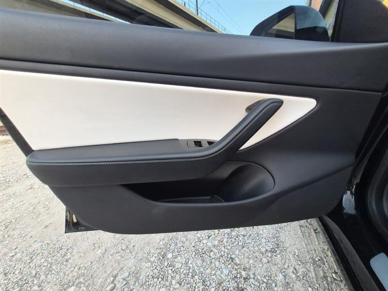 Tesla Model 3 Mid Range 2019