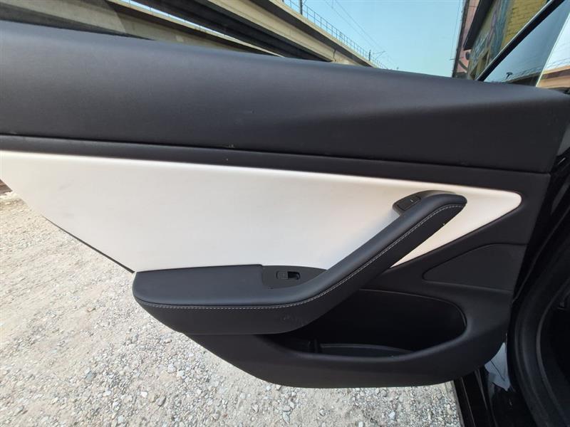 Tesla Model 3 Mid Range 2019