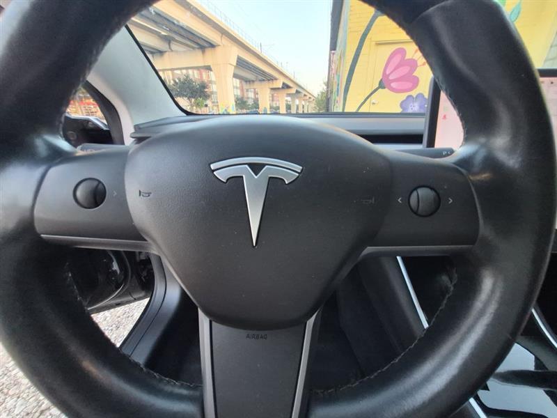 Tesla Model 3 Mid Range 2019