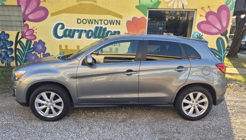 Mitsubishi Outlander Sport SE 2WD 2014