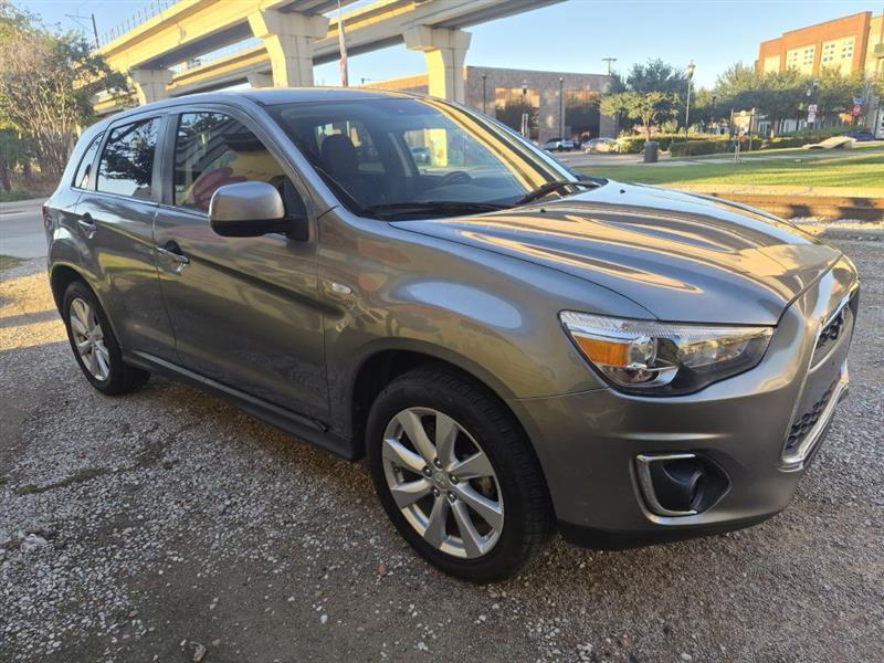 Mitsubishi Outlander Sport SE 2WD 2014