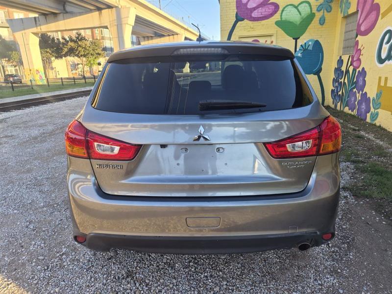 Mitsubishi Outlander Sport SE 2WD 2014