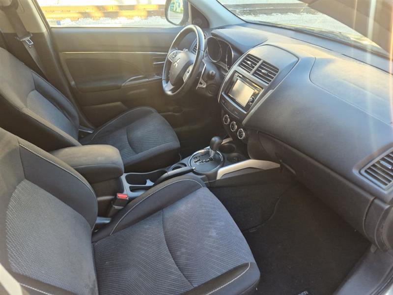 Mitsubishi Outlander Sport SE 2WD 2014