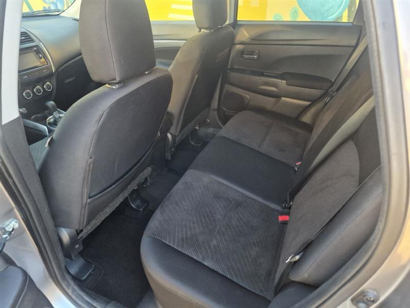 Mitsubishi Outlander Sport SE 2WD 2014
