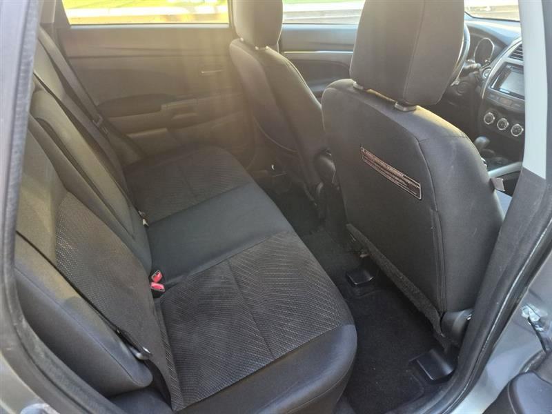 Mitsubishi Outlander Sport SE 2WD 2014