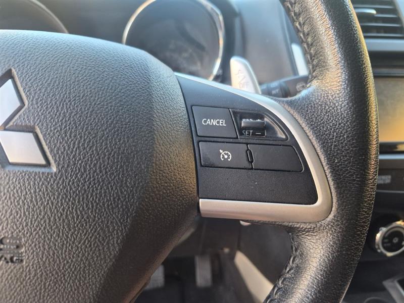 Mitsubishi Outlander Sport SE 2WD 2014