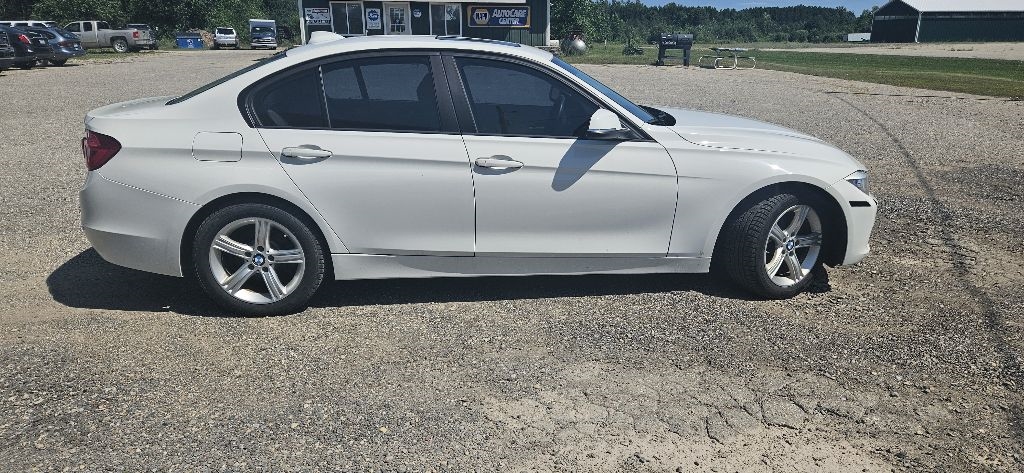 BMW 3-Series 328i xDrive Sedan 2014