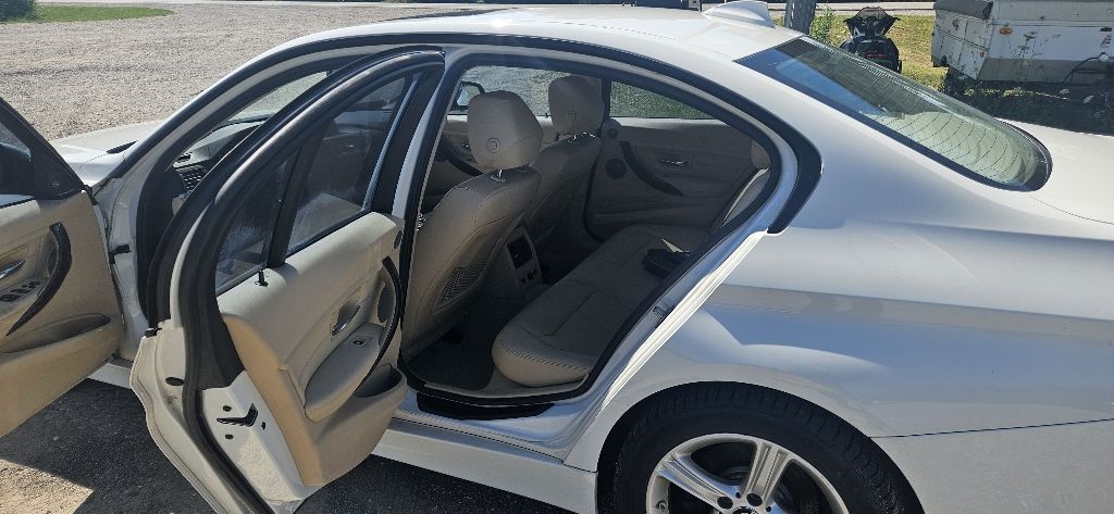 BMW 3-Series 328i xDrive Sedan 2014