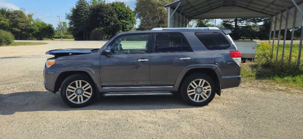 Toyota 4Runner SR5 4WD 2011
