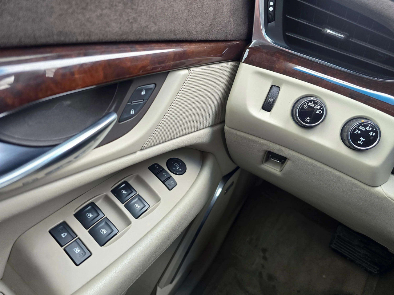 Cadillac Escalade  2016