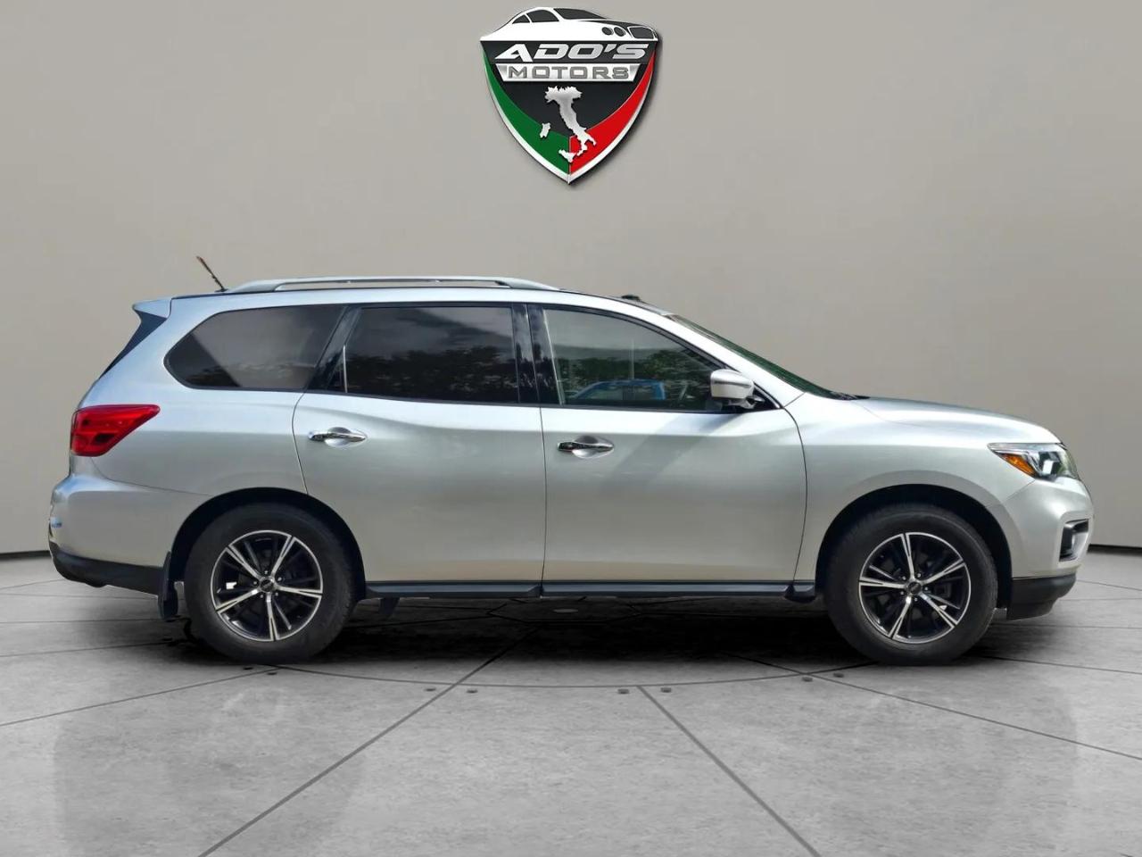 Nissan Pathfinder Platinum 4D SUV 4X4 2018