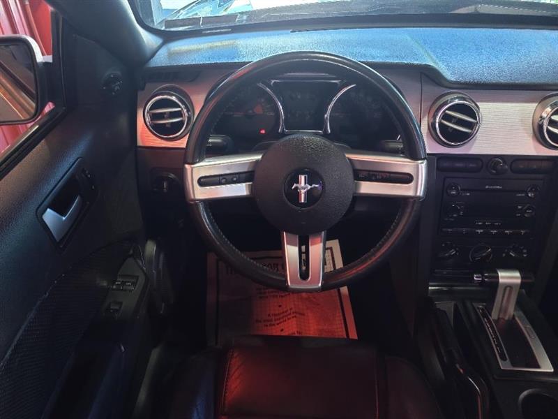 Ford Mustang GT Deluxe Convertible 2006