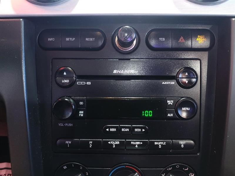 Ford Mustang GT Deluxe Convertible 2006