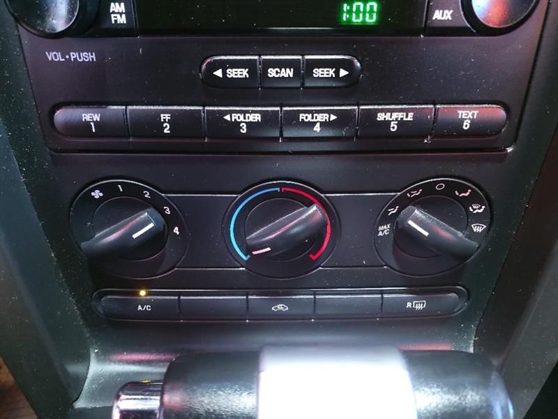 Ford Mustang GT Deluxe Convertible 2006