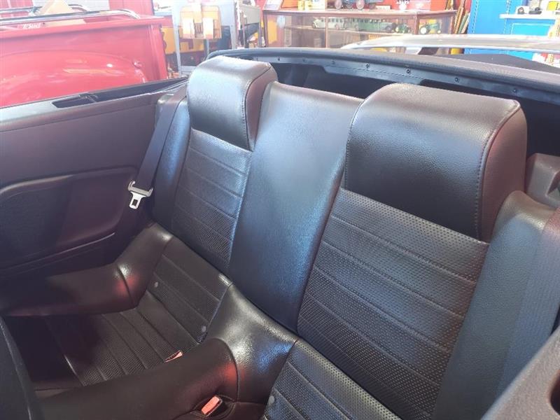 Ford Mustang GT Deluxe Convertible 2006