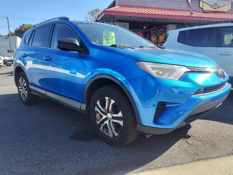 Toyota RAV4 LE AWD 2017