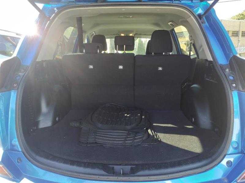 Toyota RAV4 LE AWD 2017