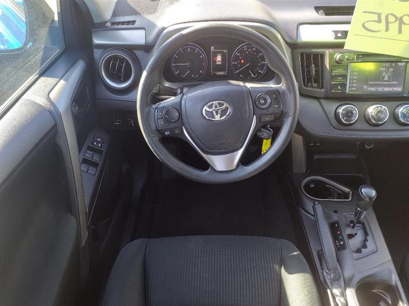 Toyota RAV4 LE AWD 2017