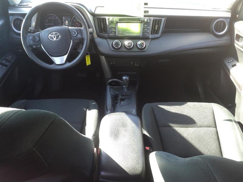 Toyota RAV4 LE AWD 2017