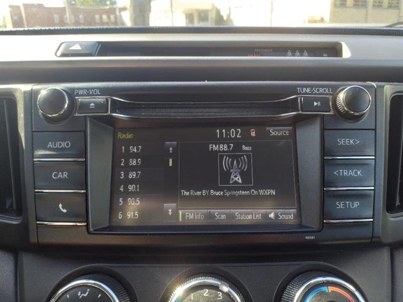 Toyota RAV4 LE AWD 2017