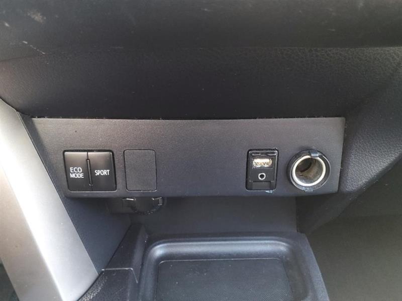 Toyota RAV4 LE AWD 2017