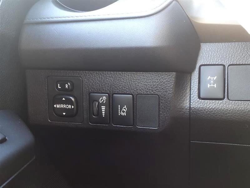 2017 Toyota RAV4 LE - Photo 20