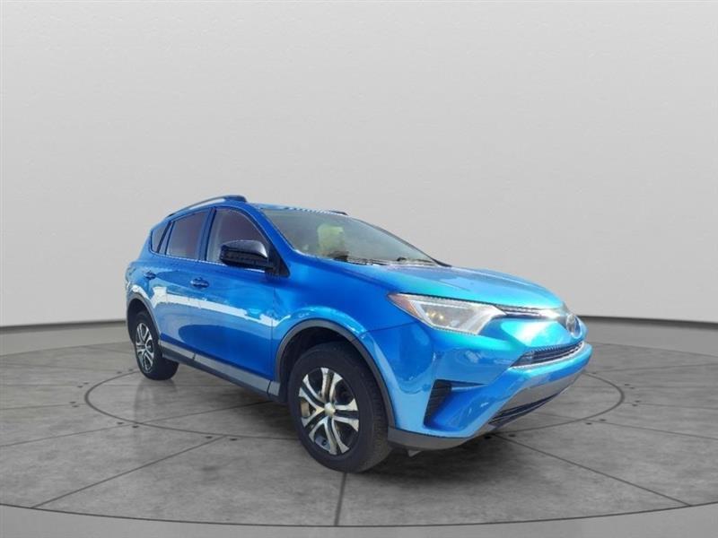 2017 Toyota RAV4 LE - Photo 3