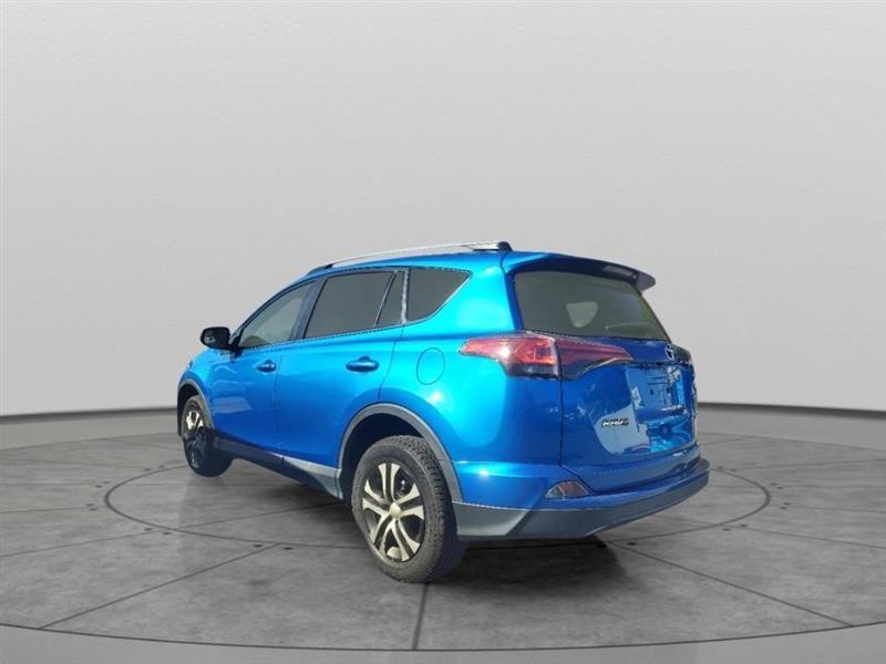 2017 Toyota RAV4 LE - Photo 6