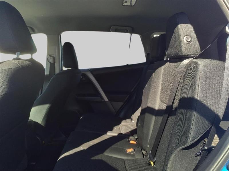 2017 Toyota RAV4 LE - Photo 8