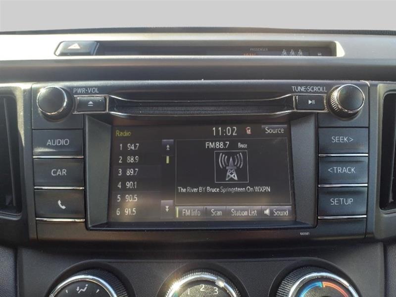 2017 Toyota RAV4 LE - Photo 12