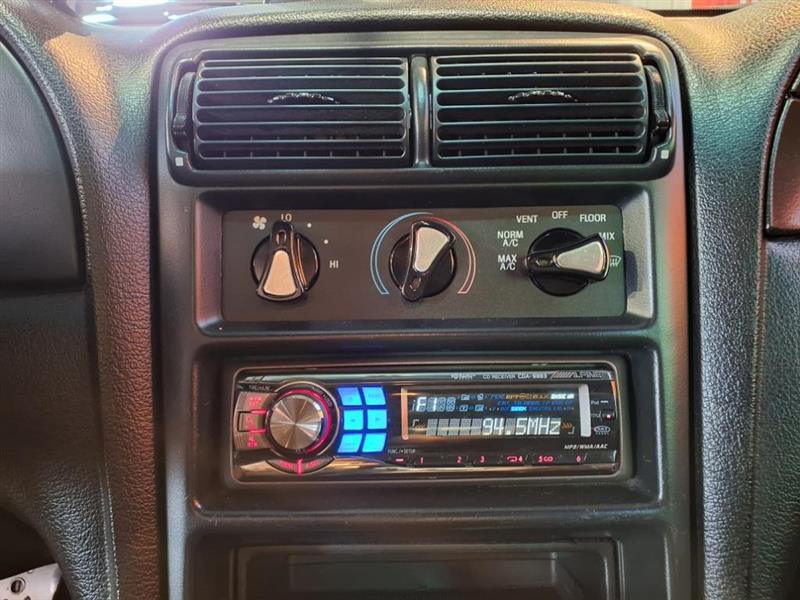 Ford Mustang GTS Coupe 1995