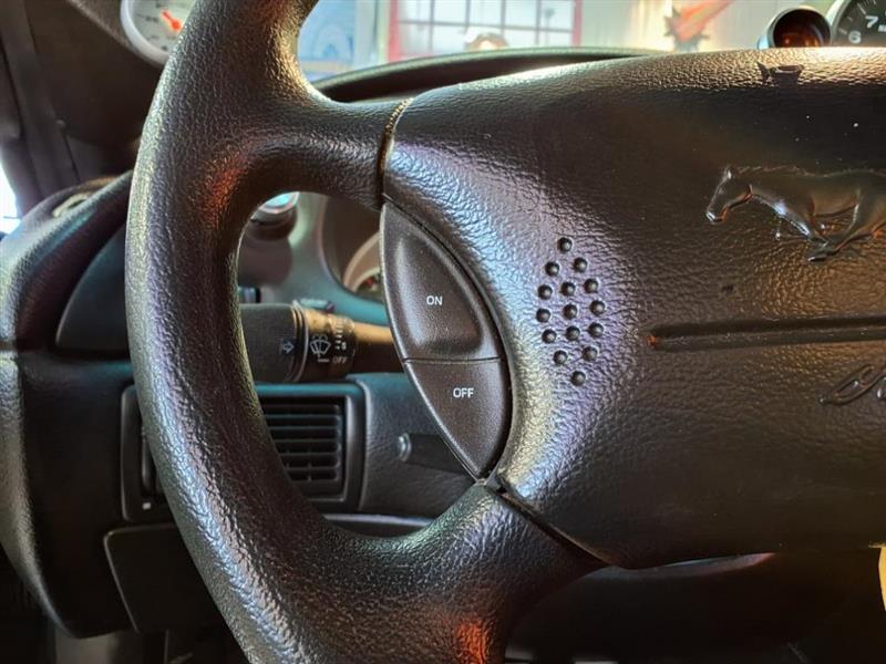 Ford Mustang GTS Coupe 1995