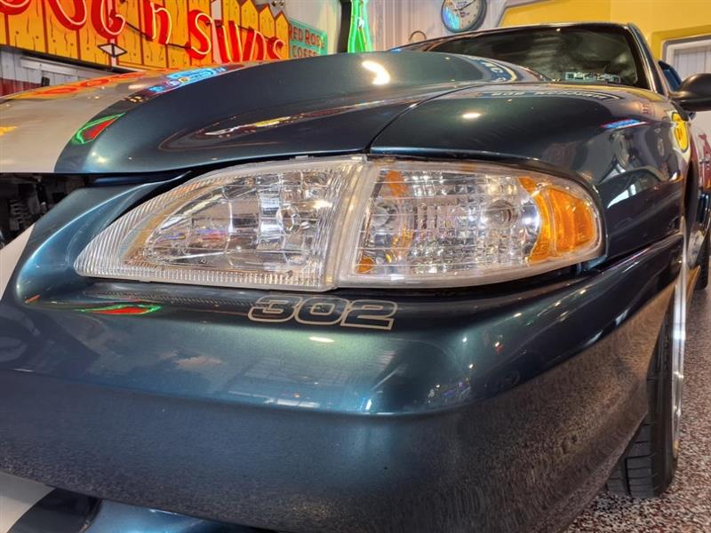 Ford Mustang GTS Coupe 1995