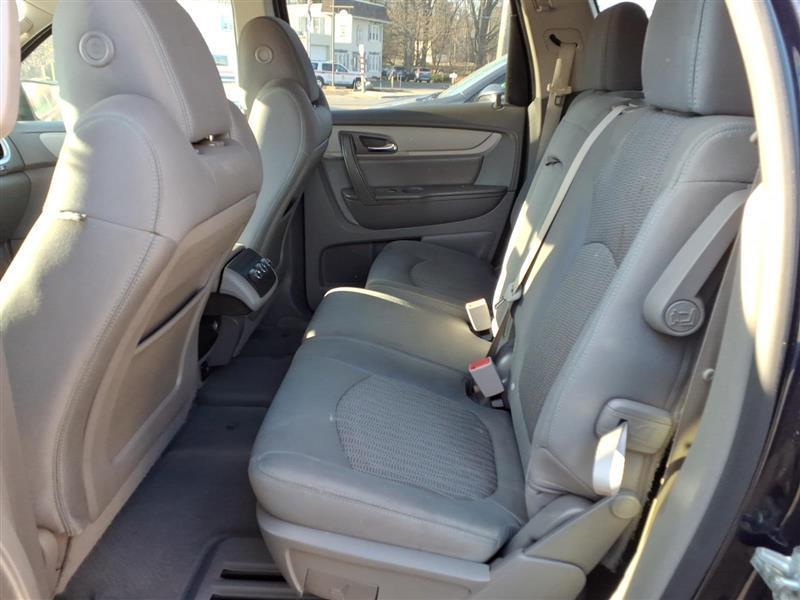 2017 Chevrolet Traverse LS - Photo 17