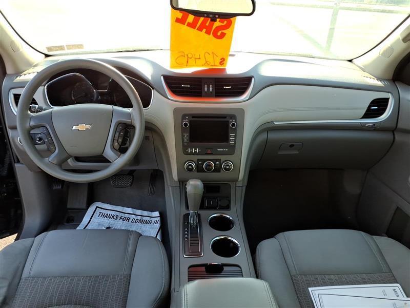 2017 Chevrolet Traverse LS - Photo 19