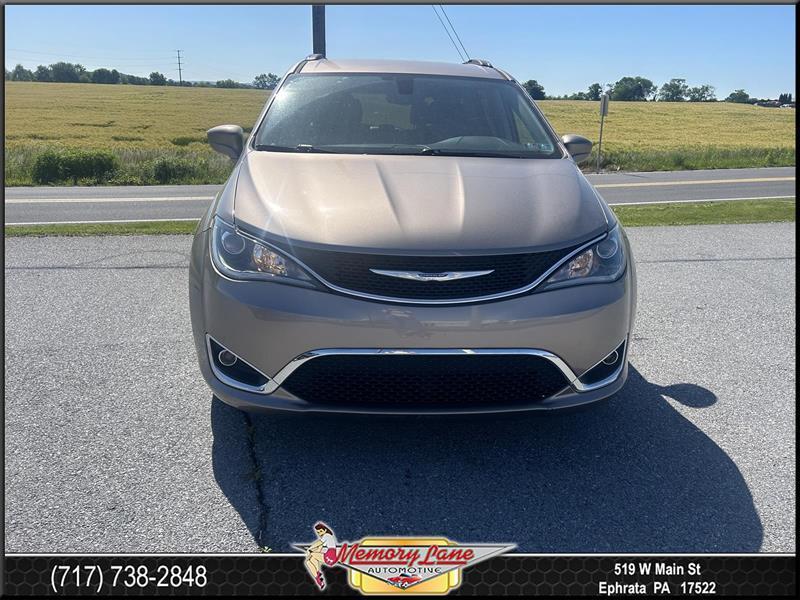 2017 Chrysler Pacifica Touring-L Plus's photo