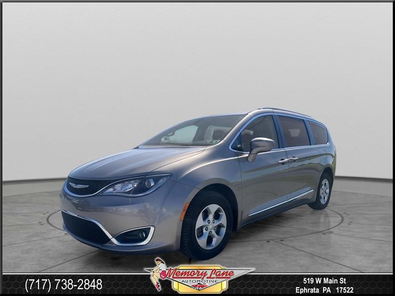 2017 Chrysler Pacifica Touring-L Plus