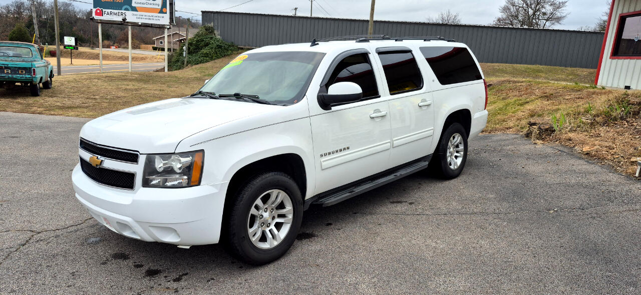 Chevrolet Suburban LT 1500 2WD 2013