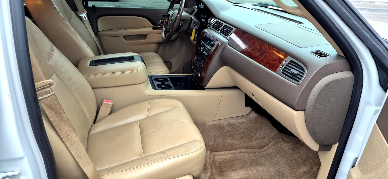 Chevrolet Suburban LT 1500 2WD 2013